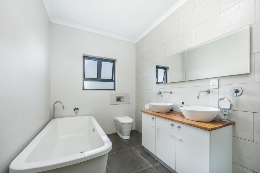 3 Bedroom Property for Sale in Jakarandas Western Cape